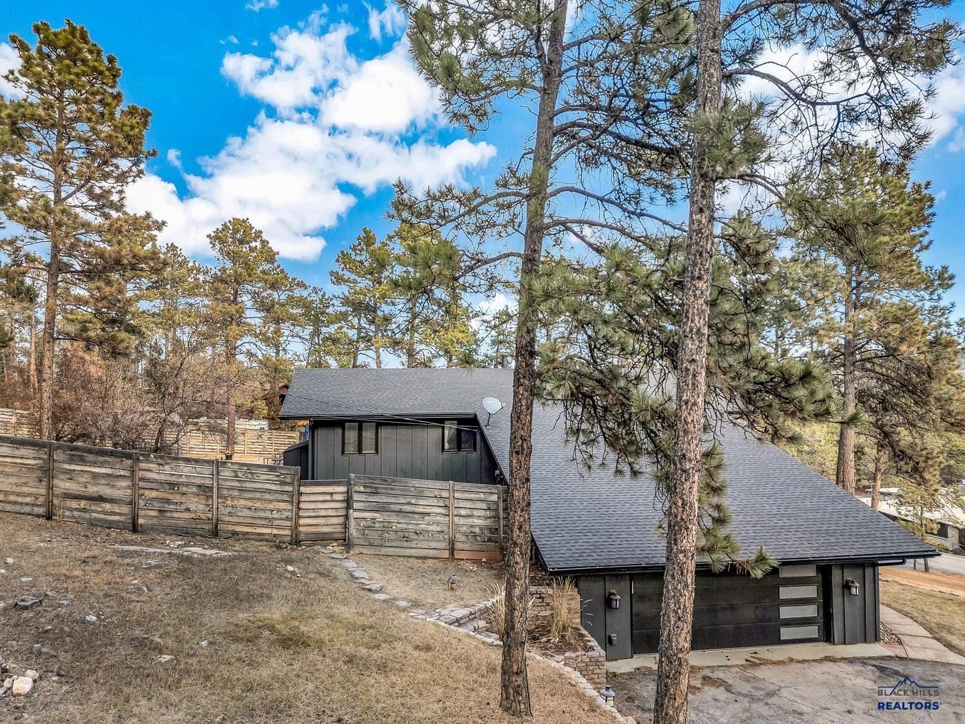 Rapid City, South Dakota, 57702, United States, ,3 BathroomsBathrooms,Residential,Active,1701616