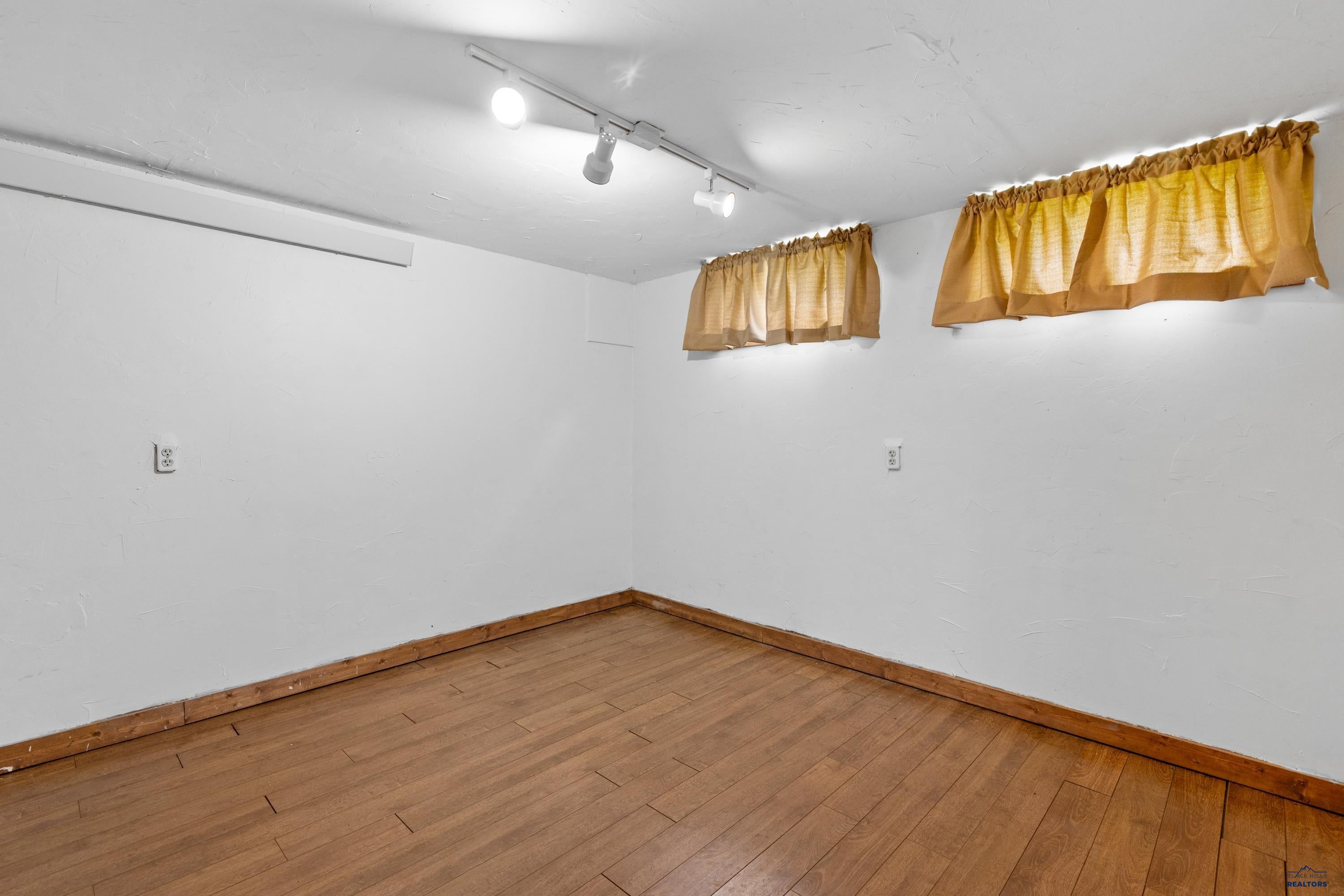 Rapid City, South Dakota, 57702, United States, 6 Bedrooms Bedrooms, ,6 BathroomsBathrooms,Residential,Active,1952058