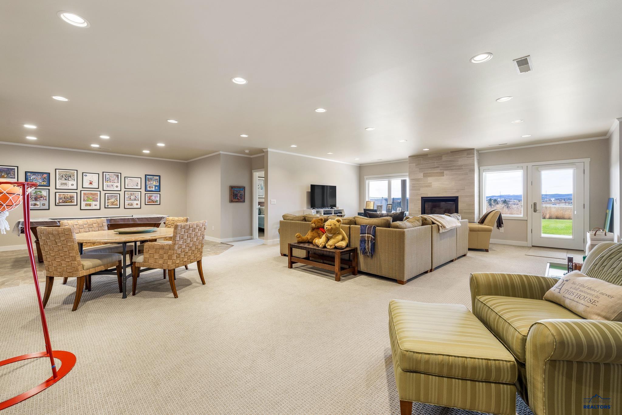 Rapid City, South Dakota, 57701, United States, 3 Bedrooms Bedrooms, ,4 BathroomsBathrooms,Residential,Active,1973540