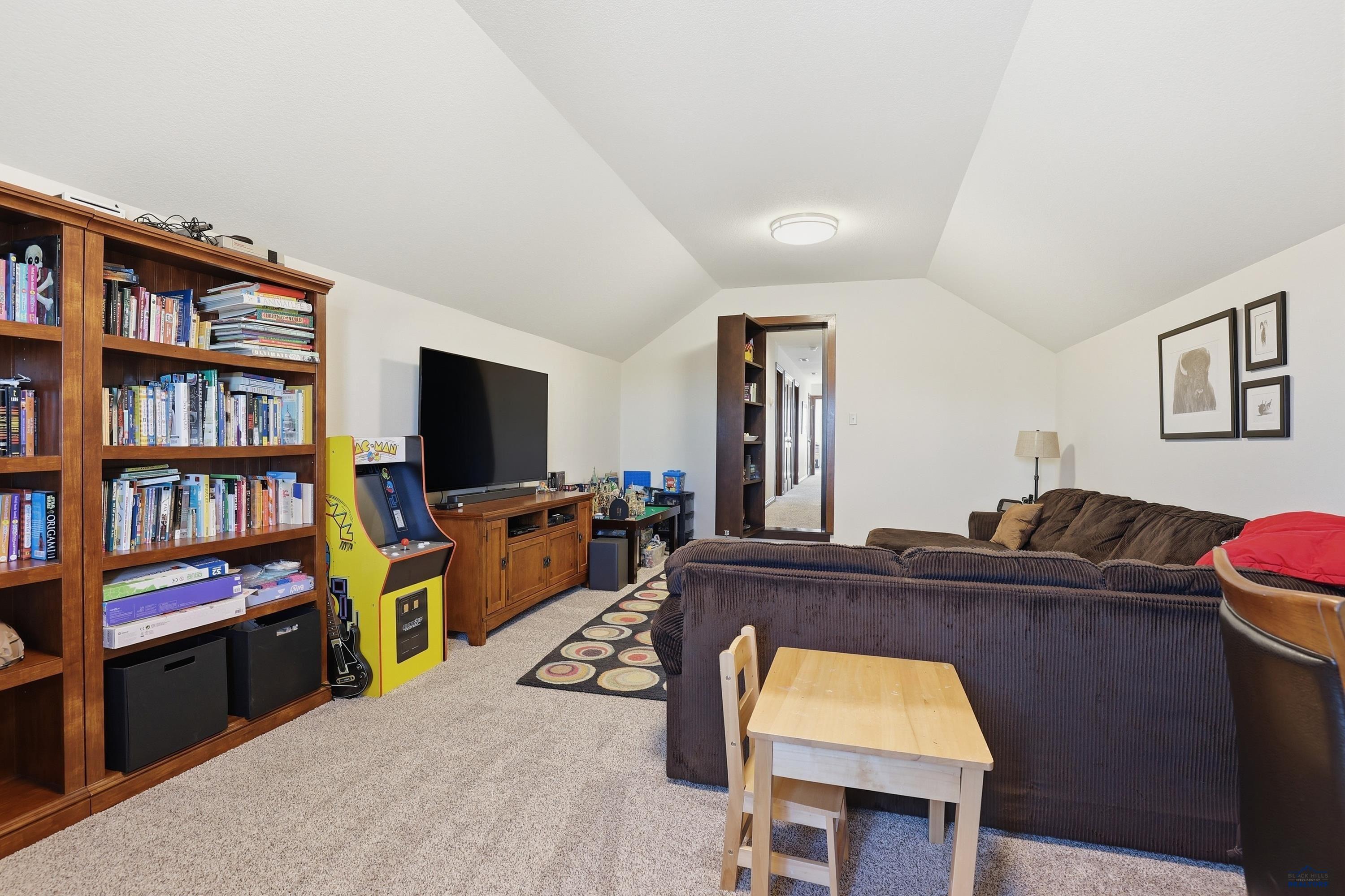 Rapid City, South Dakota, 57702, United States, 5 Bedrooms Bedrooms, ,5 BathroomsBathrooms,Residential,Active,2011458