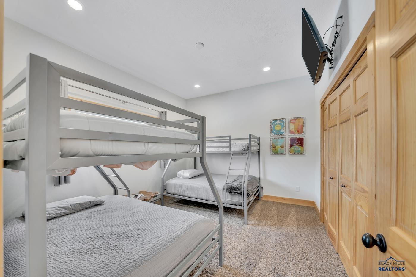 Lead, South Dakota, 57754, United States, 4 Bedrooms Bedrooms, ,3 BathroomsBathrooms,Residential,Active,2007315