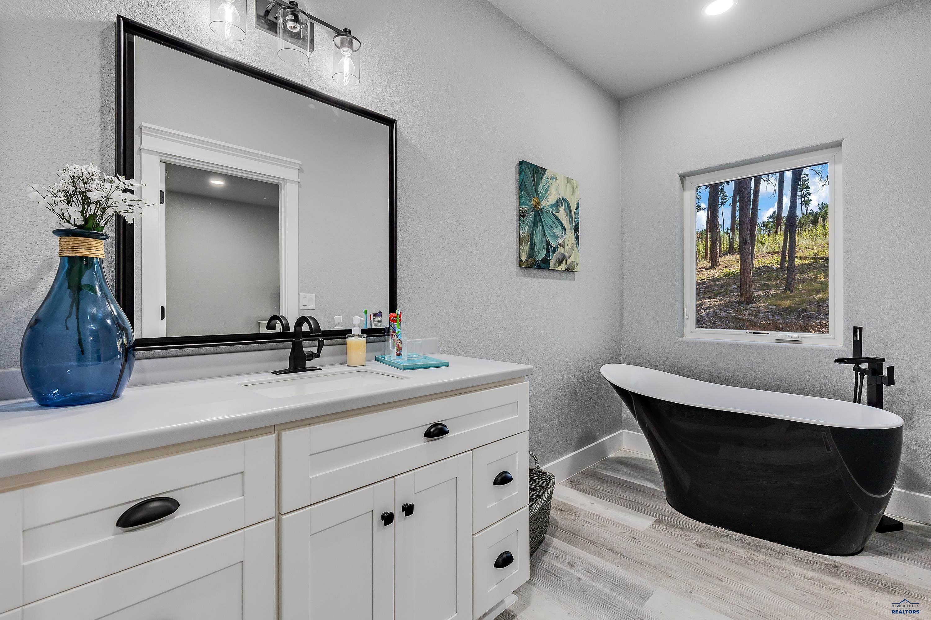 Rapid City, South Dakota, 57702, United States, 3 Bedrooms Bedrooms, ,4 BathroomsBathrooms,Residential,Active,1902956