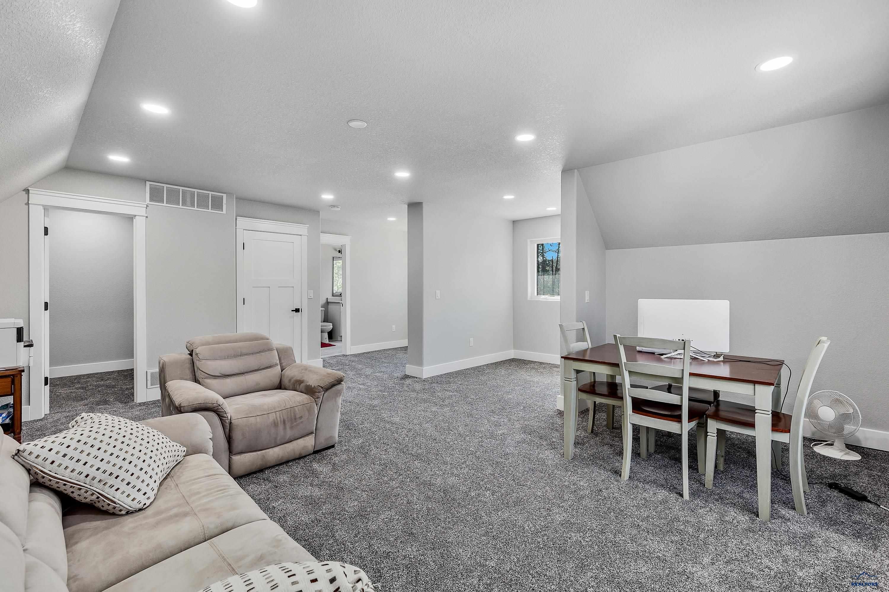 Rapid City, South Dakota, 57702, United States, 3 Bedrooms Bedrooms, ,4 BathroomsBathrooms,Residential,Active,1902956