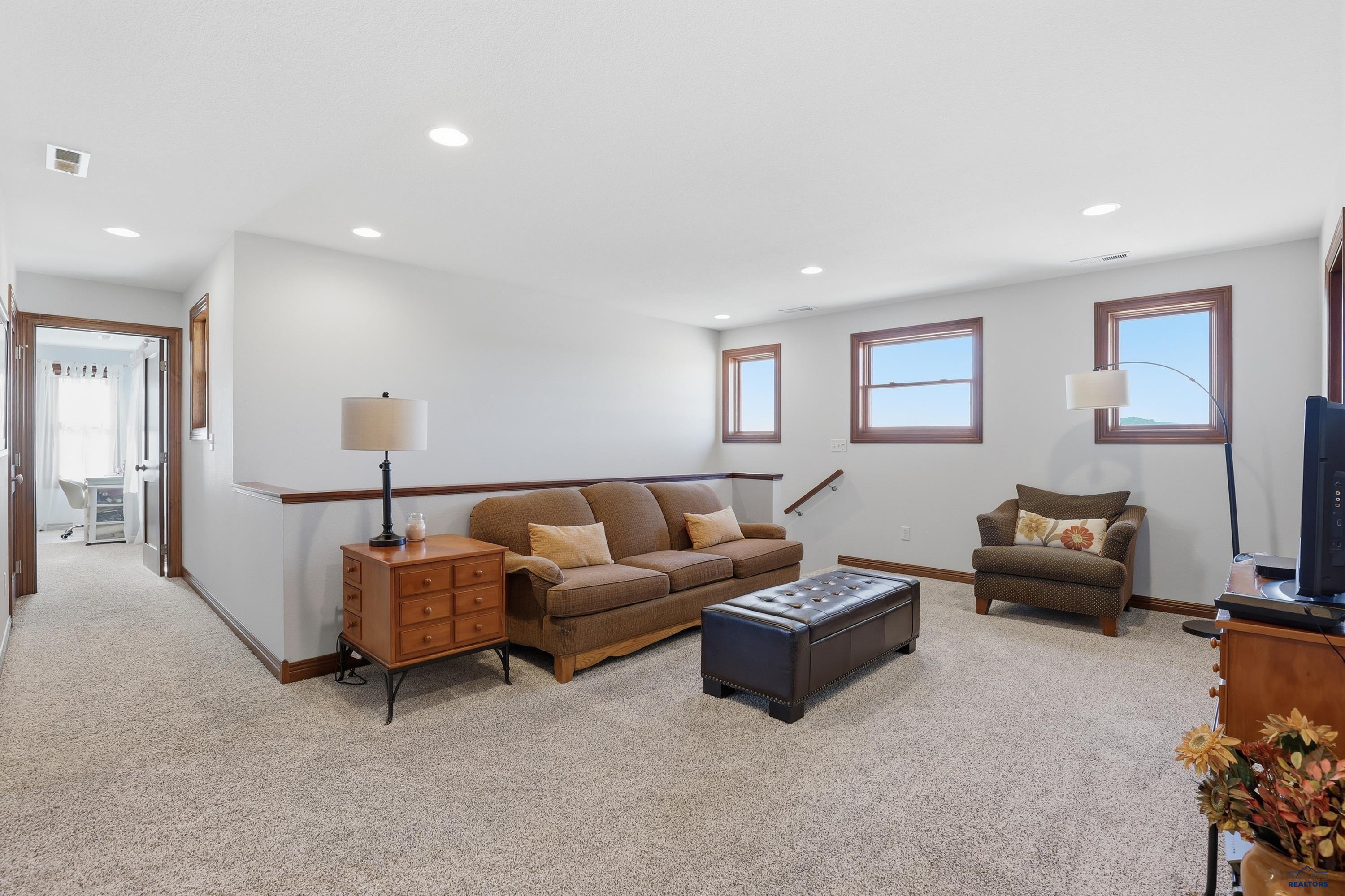 Rapid City, South Dakota, 57702, United States, 5 Bedrooms Bedrooms, ,5 BathroomsBathrooms,Residential,Active,2011458