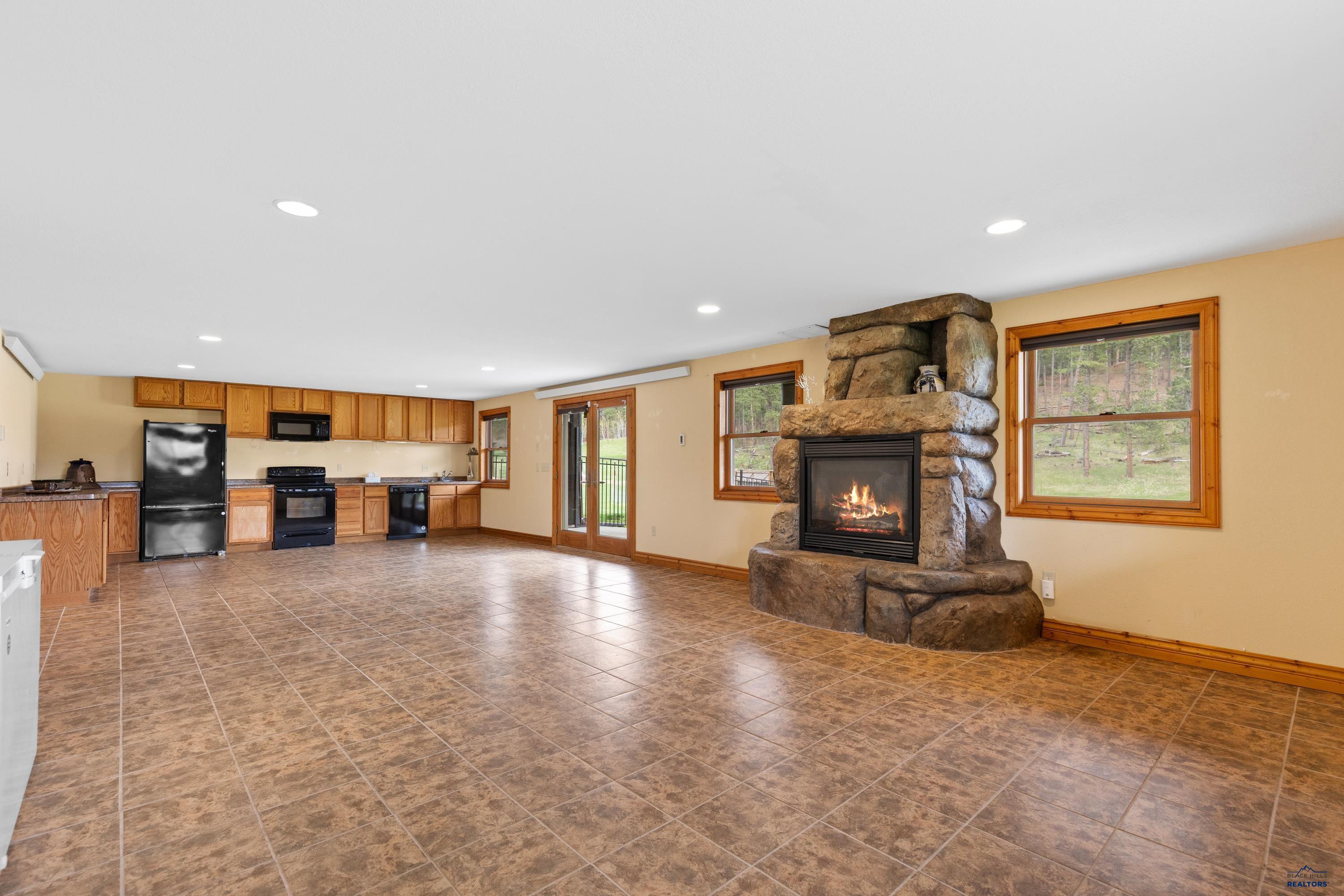 Rapid City, South Dakota, 57702, United States, 6 Bedrooms Bedrooms, ,6 BathroomsBathrooms,Residential,Active,1952058