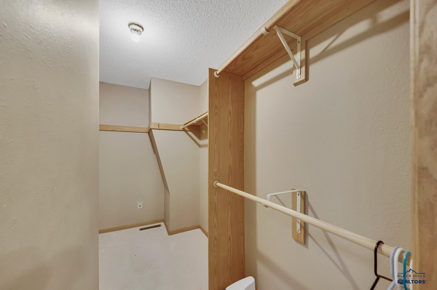 Rapid City, South Dakota, 57702, United States, 5 Bedrooms Bedrooms, ,3 BathroomsBathrooms,Residential,Active,1764101