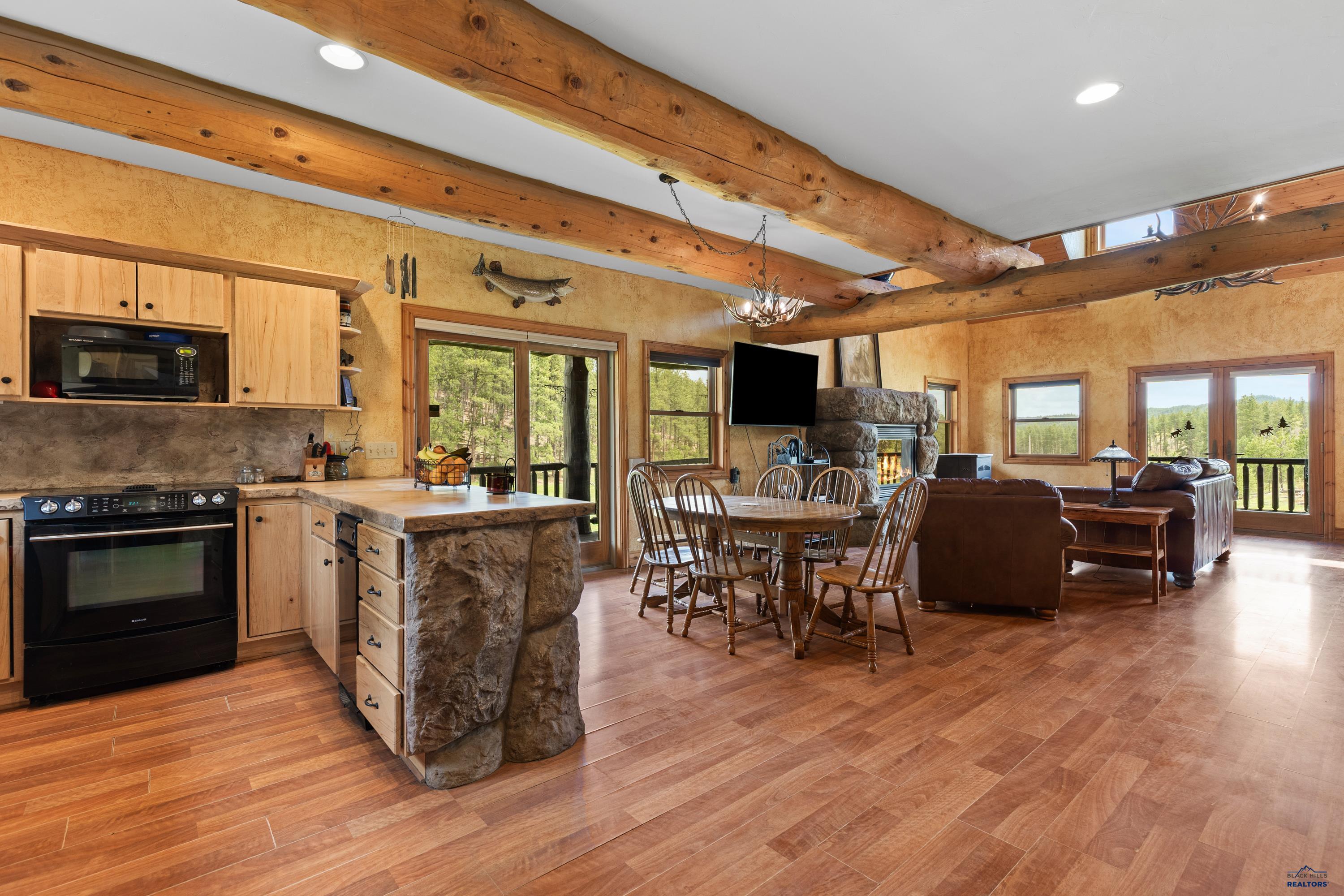 Rapid City, South Dakota, 57702, United States, 6 Bedrooms Bedrooms, ,6 BathroomsBathrooms,Residential,Active,1952058