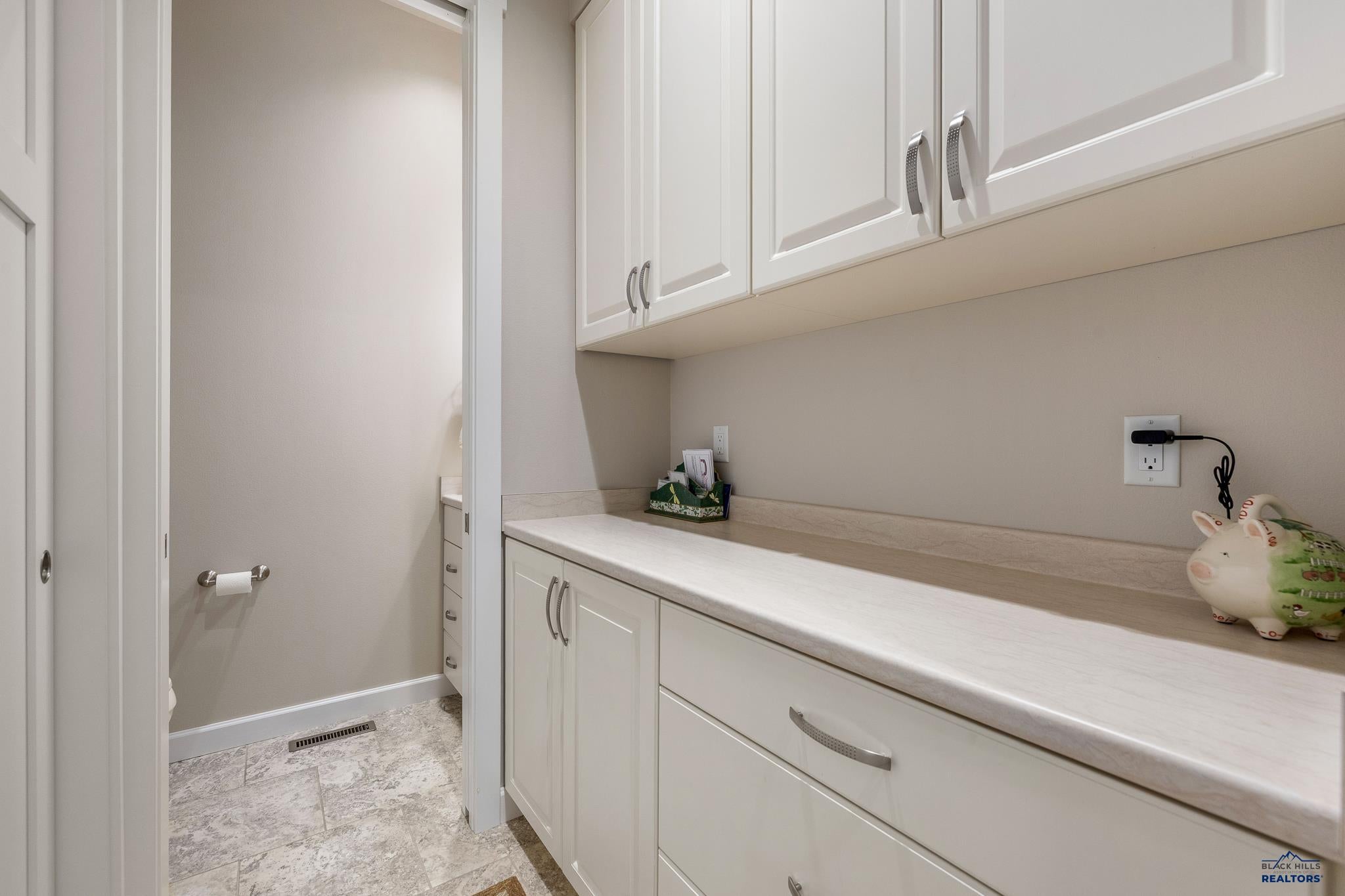 Rapid City, South Dakota, 57701, United States, 3 Bedrooms Bedrooms, ,4 BathroomsBathrooms,Residential,Active,1973540