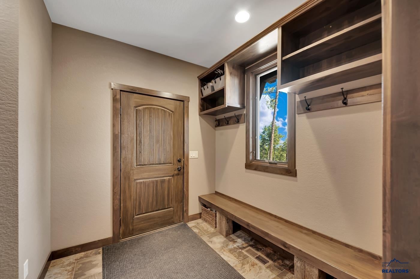 Rapid City, South Dakota, 57702, United States, 4 Bedrooms Bedrooms, ,5 BathroomsBathrooms,Residential,Active,1929407
