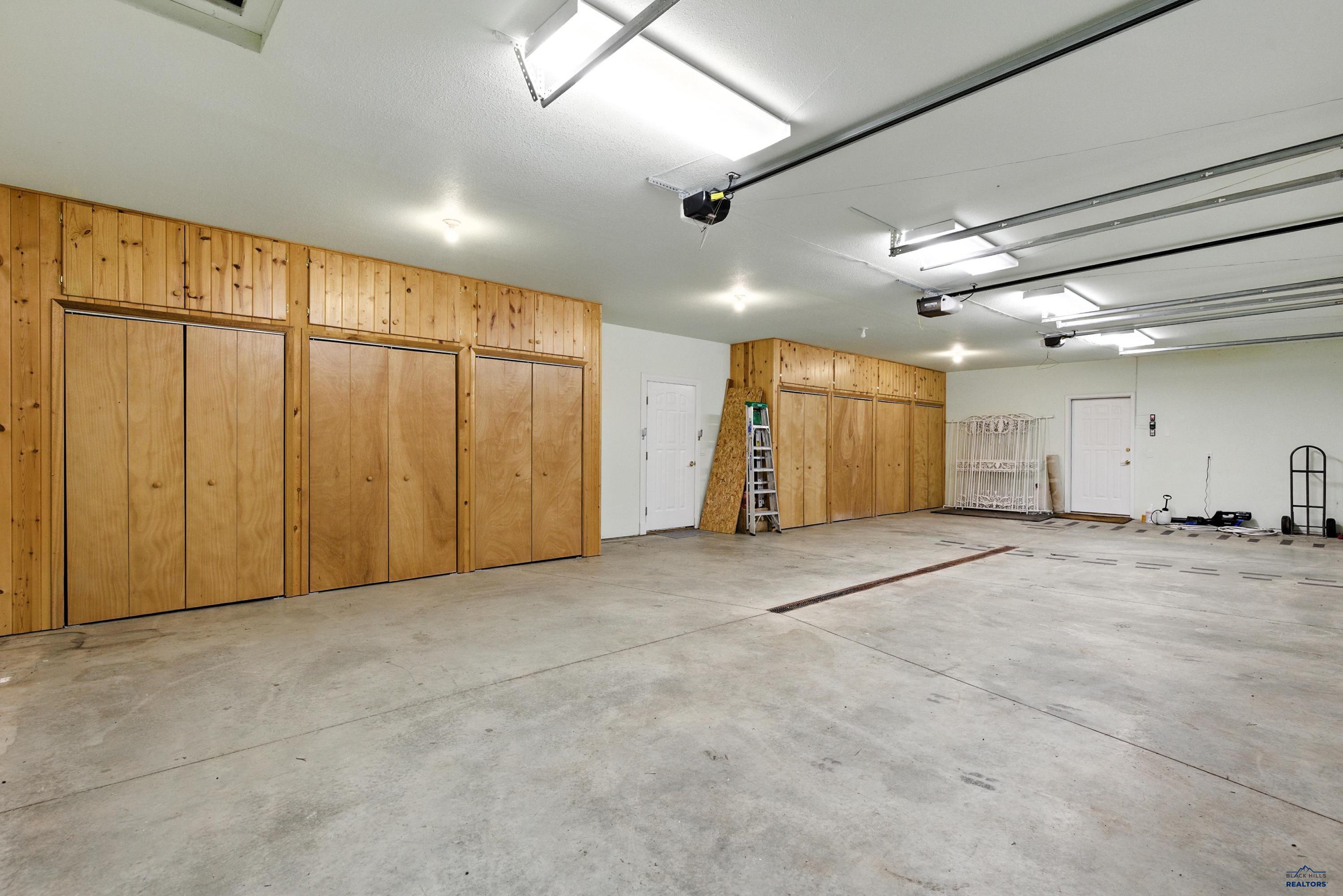 Piedmont, South Dakota, 57769, United States, 4 Bedrooms Bedrooms, ,4 BathroomsBathrooms,Residential,Active,1904172