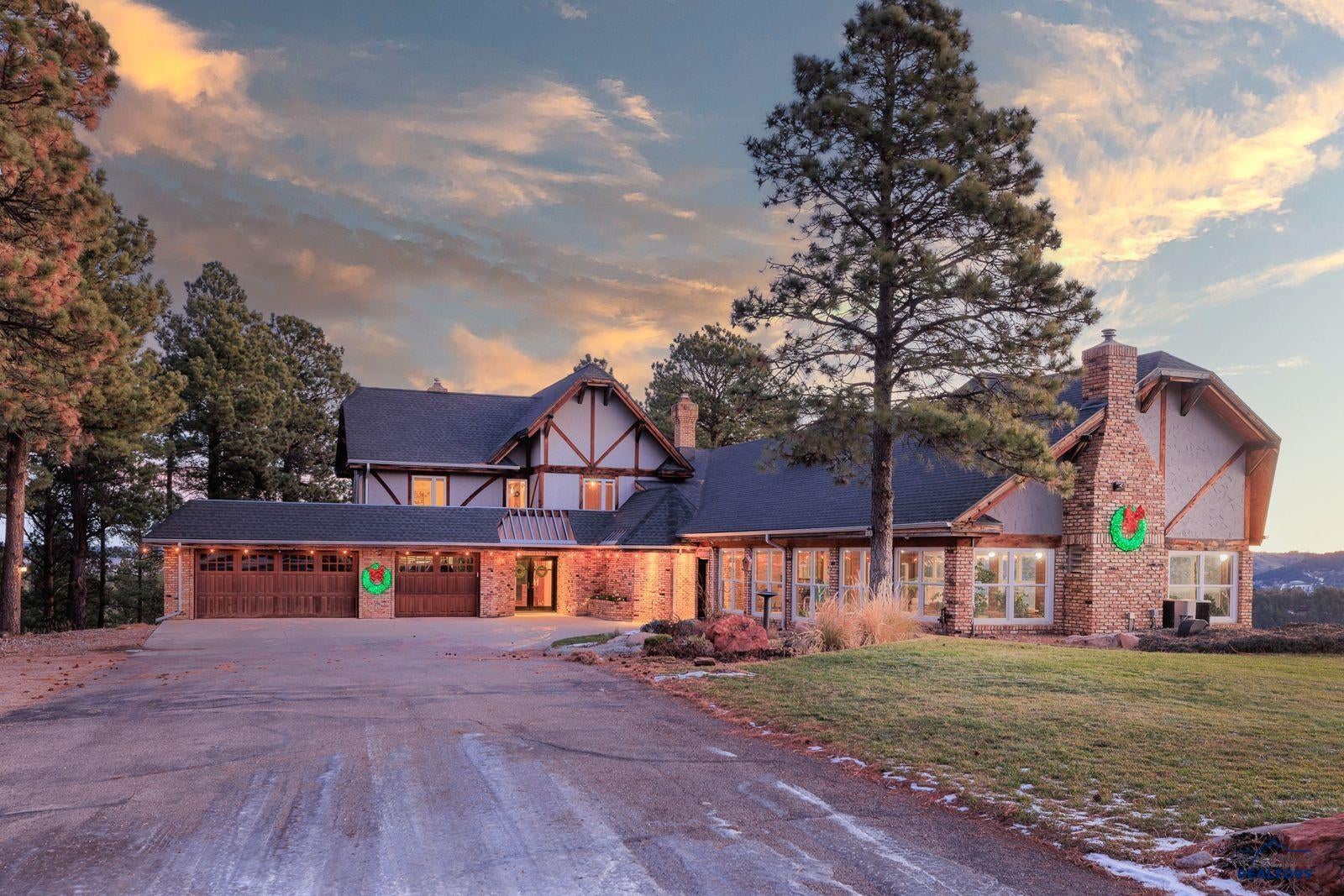 Rapid City, South Dakota, 57702, United States, 5 Bedrooms Bedrooms, ,5 BathroomsBathrooms,Residential,Active,2012231