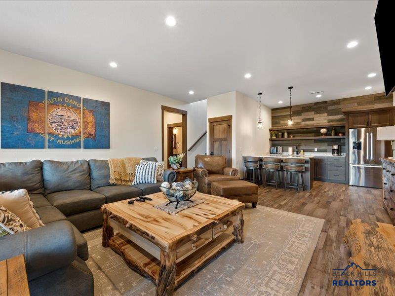 Lead, South Dakota, 57754, United States, ,5 BathroomsBathrooms,Residential,Active,2002332