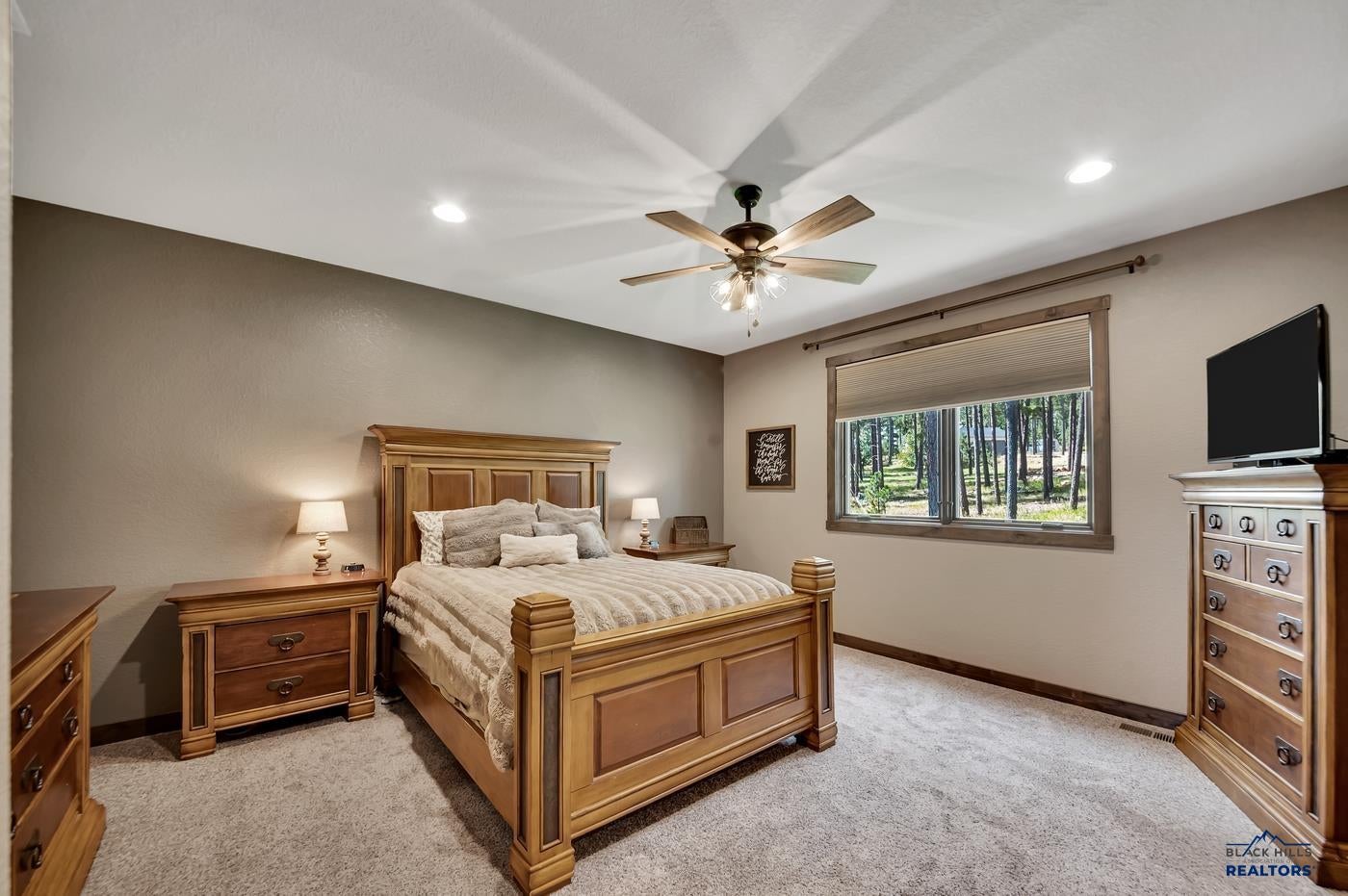 Rapid City, South Dakota, 57702, United States, 4 Bedrooms Bedrooms, ,5 BathroomsBathrooms,Residential,Active,1929407