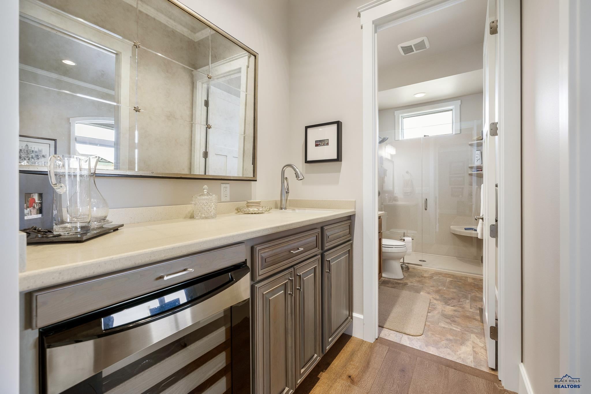 Rapid City, South Dakota, 57701, United States, 3 Bedrooms Bedrooms, ,4 BathroomsBathrooms,Residential,Active,1973540