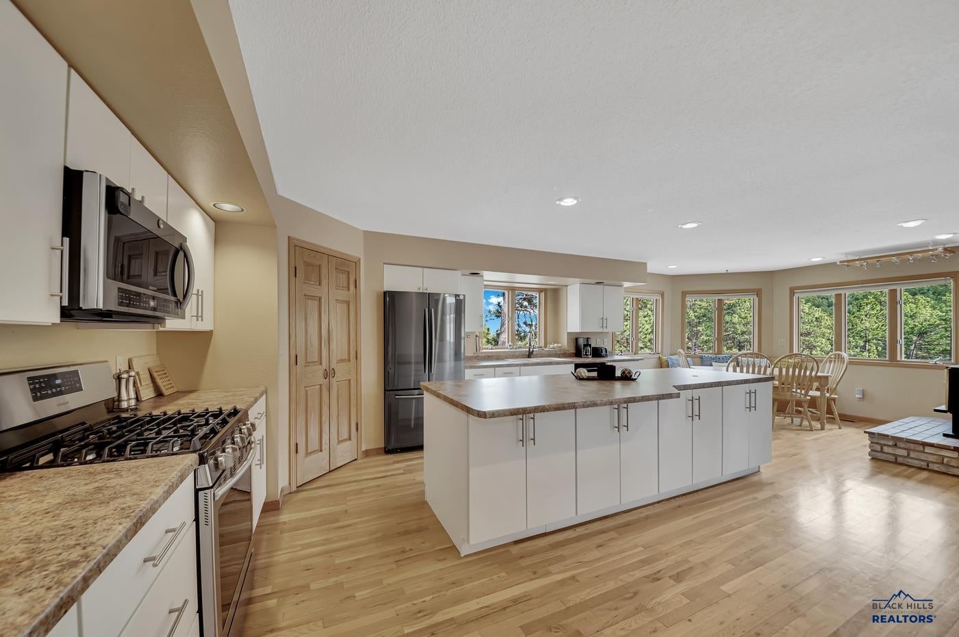 Rapid City, South Dakota, 57702, United States, 5 Bedrooms Bedrooms, ,3 BathroomsBathrooms,Residential,Active,1764101