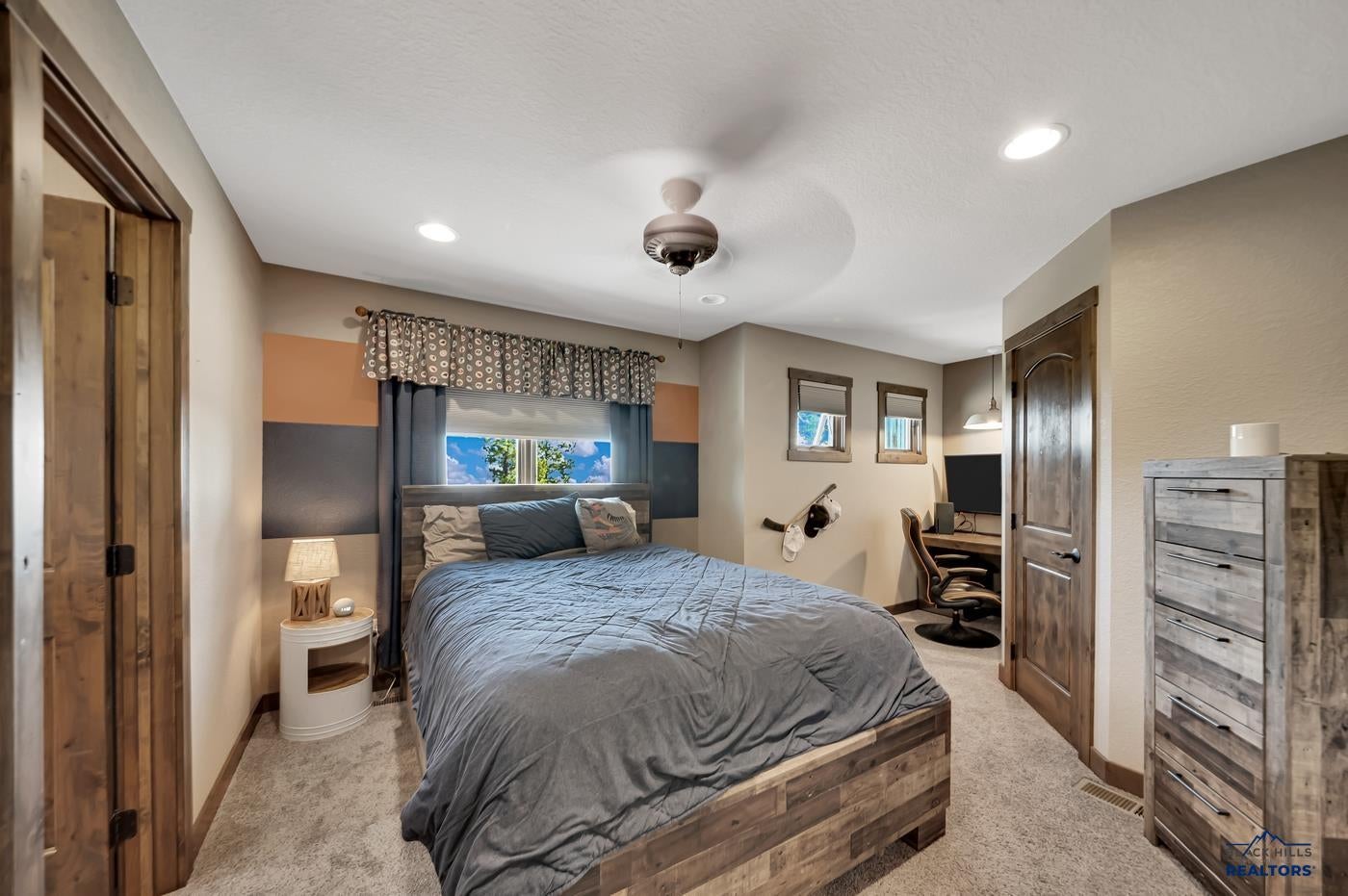 Rapid City, South Dakota, 57702, United States, 4 Bedrooms Bedrooms, ,5 BathroomsBathrooms,Residential,Active,1929407