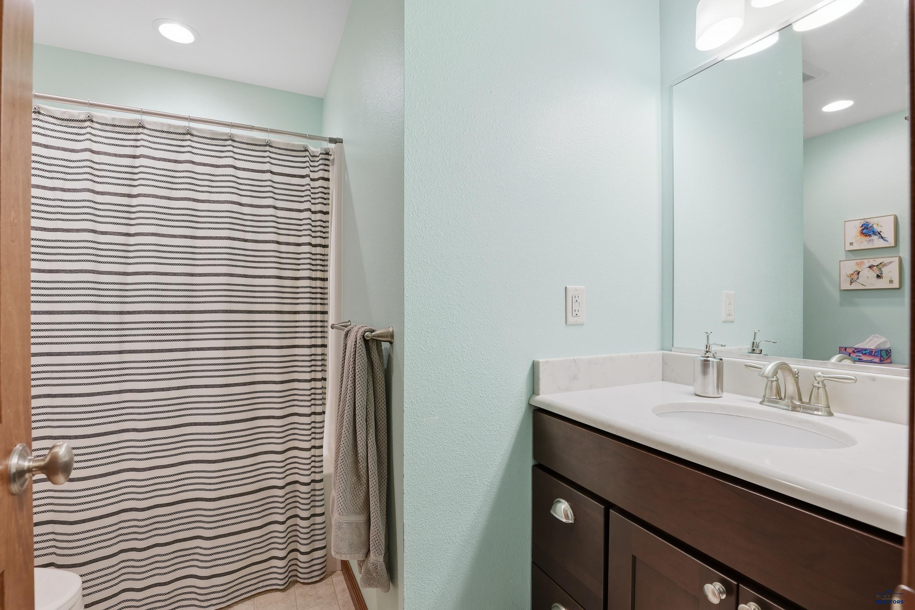 Rapid City, South Dakota, 57702, United States, 5 Bedrooms Bedrooms, ,5 BathroomsBathrooms,Residential,Active,2011458