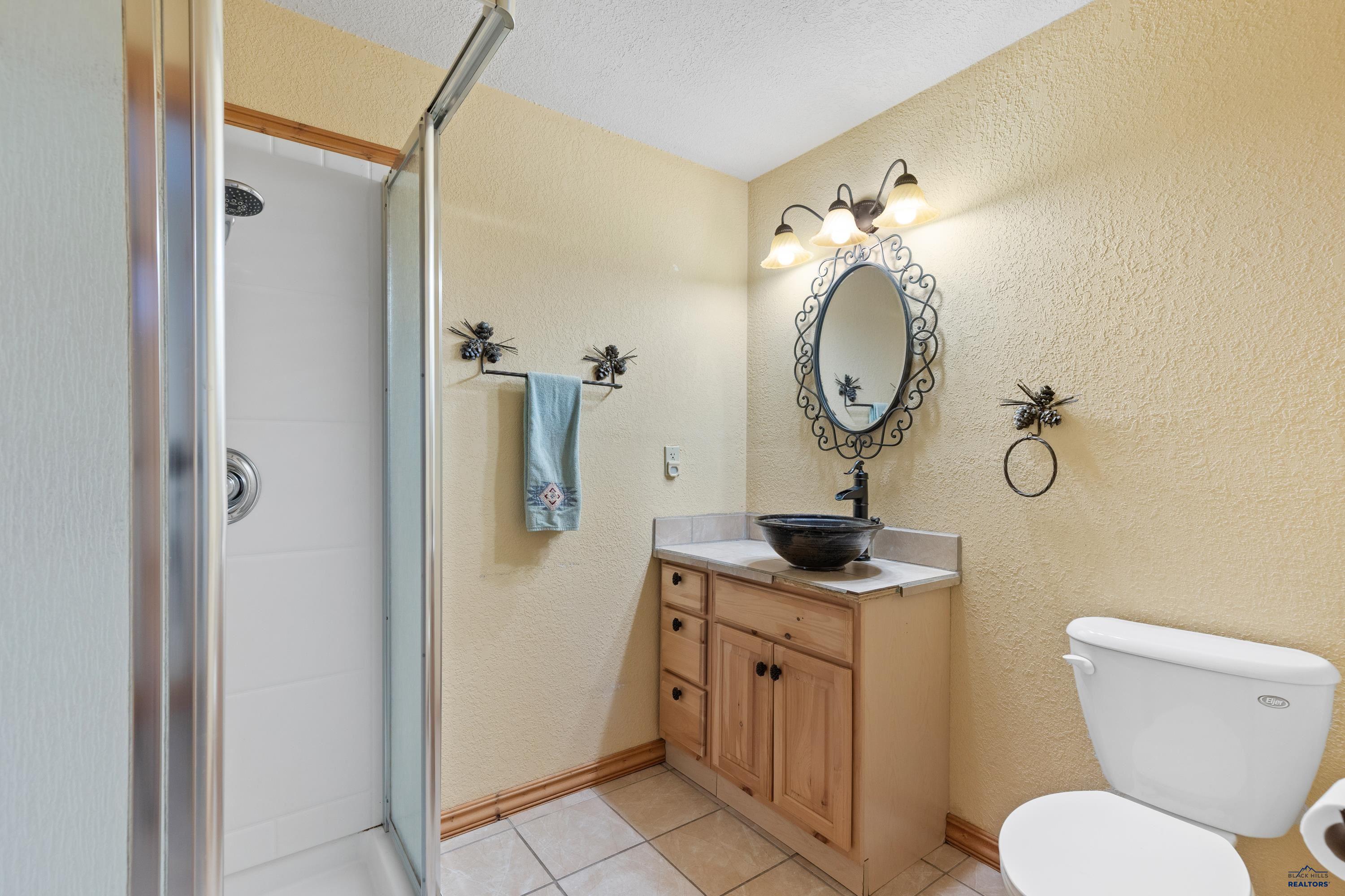 Rapid City, South Dakota, 57702, United States, 6 Bedrooms Bedrooms, ,6 BathroomsBathrooms,Residential,Active,1952058