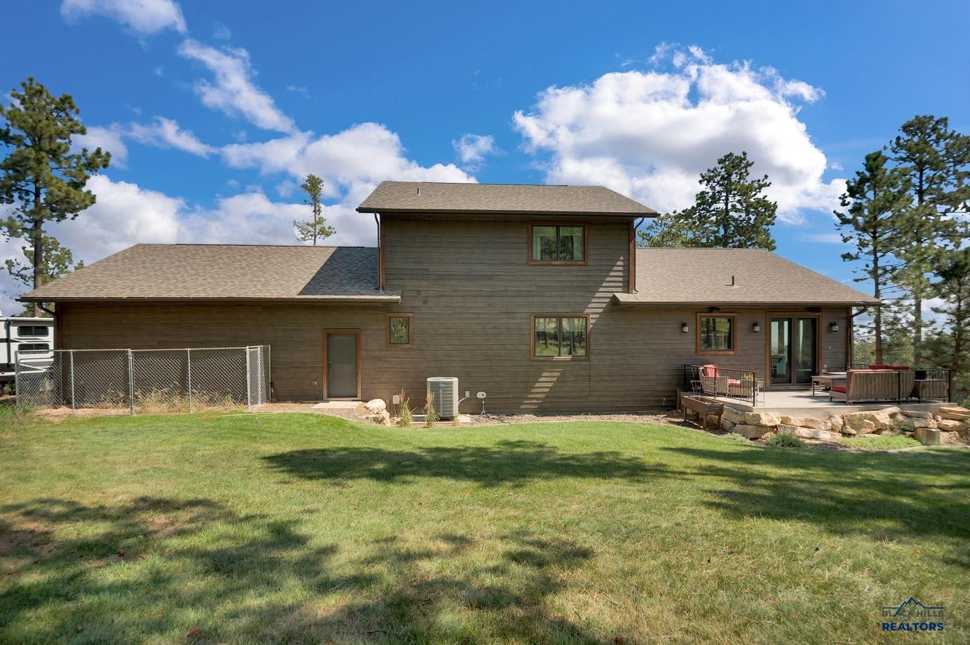 Rapid City, South Dakota, 57702, United States, 4 Bedrooms Bedrooms, ,5 BathroomsBathrooms,Residential,Active,1929407