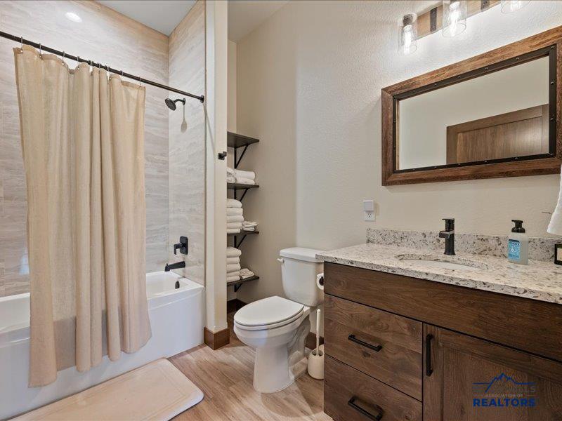 Lead, South Dakota, 57754, United States, ,5 BathroomsBathrooms,Residential,Active,1825060