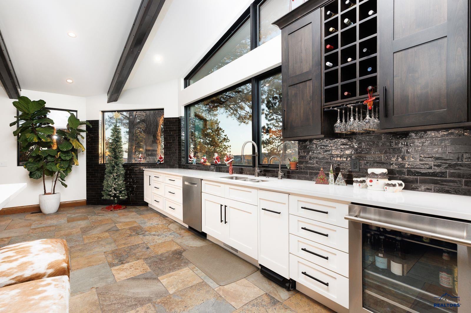 Rapid City, South Dakota, 57702, United States, 5 Bedrooms Bedrooms, ,5 BathroomsBathrooms,Residential,Active,2012231