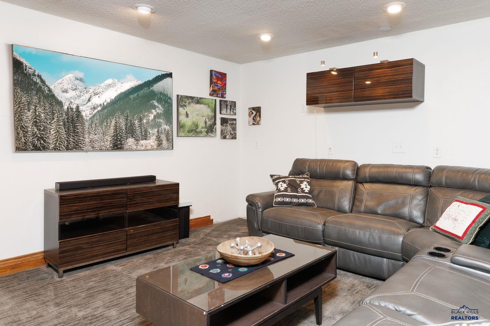 Rapid City, South Dakota, 57702, United States, 5 Bedrooms Bedrooms, ,5 BathroomsBathrooms,Residential,Active,2012231