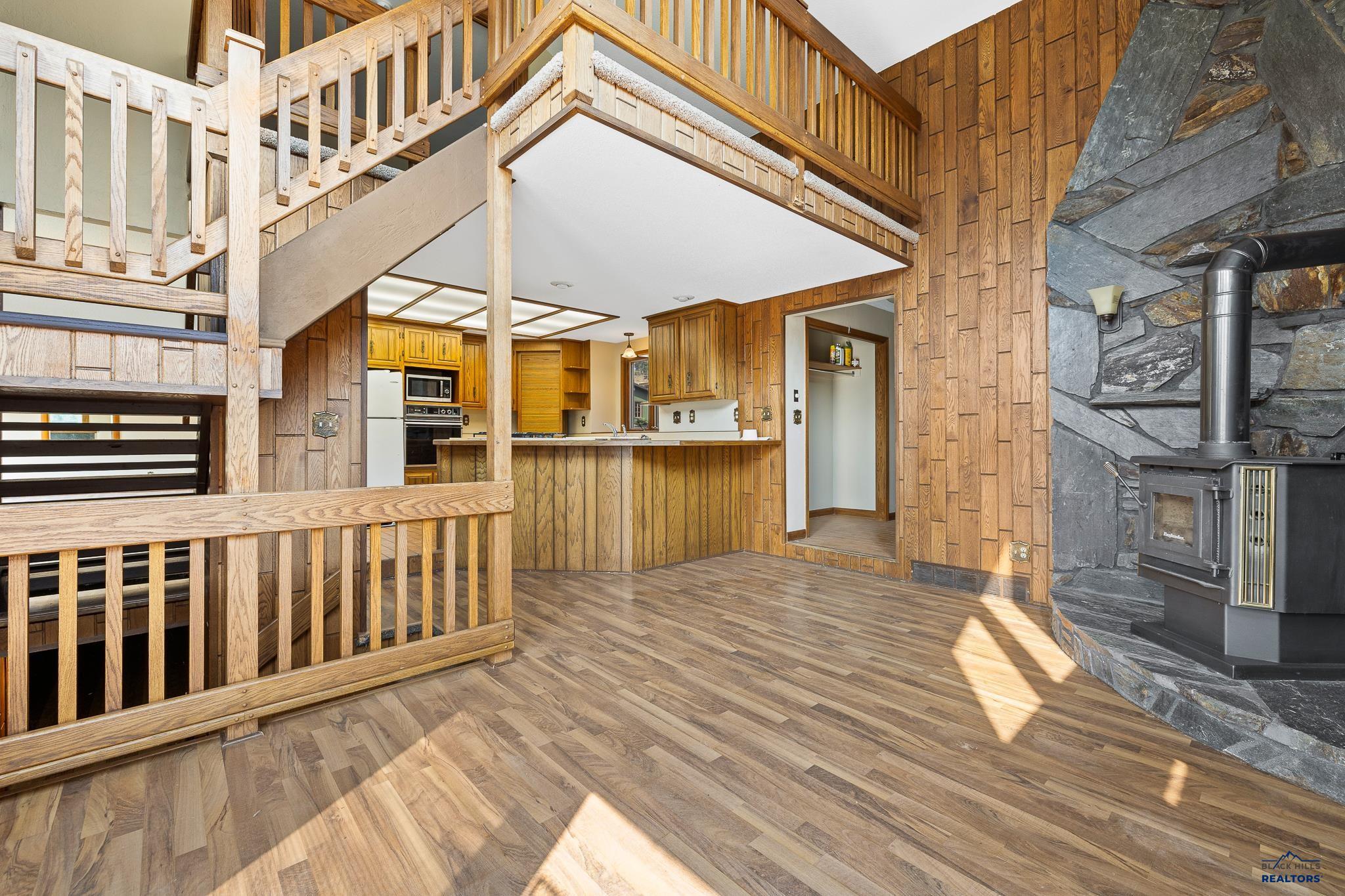 Rapid City, South Dakota, 57702, United States, 4 Bedrooms Bedrooms, ,6 BathroomsBathrooms,Residential,Contingent,1820846