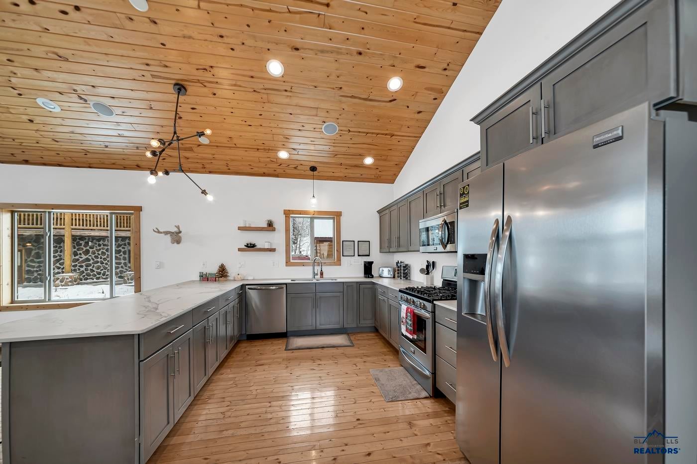 Lead, South Dakota, 57754, United States, 6 Bedrooms Bedrooms, ,5 BathroomsBathrooms,Residential,Active,2006805