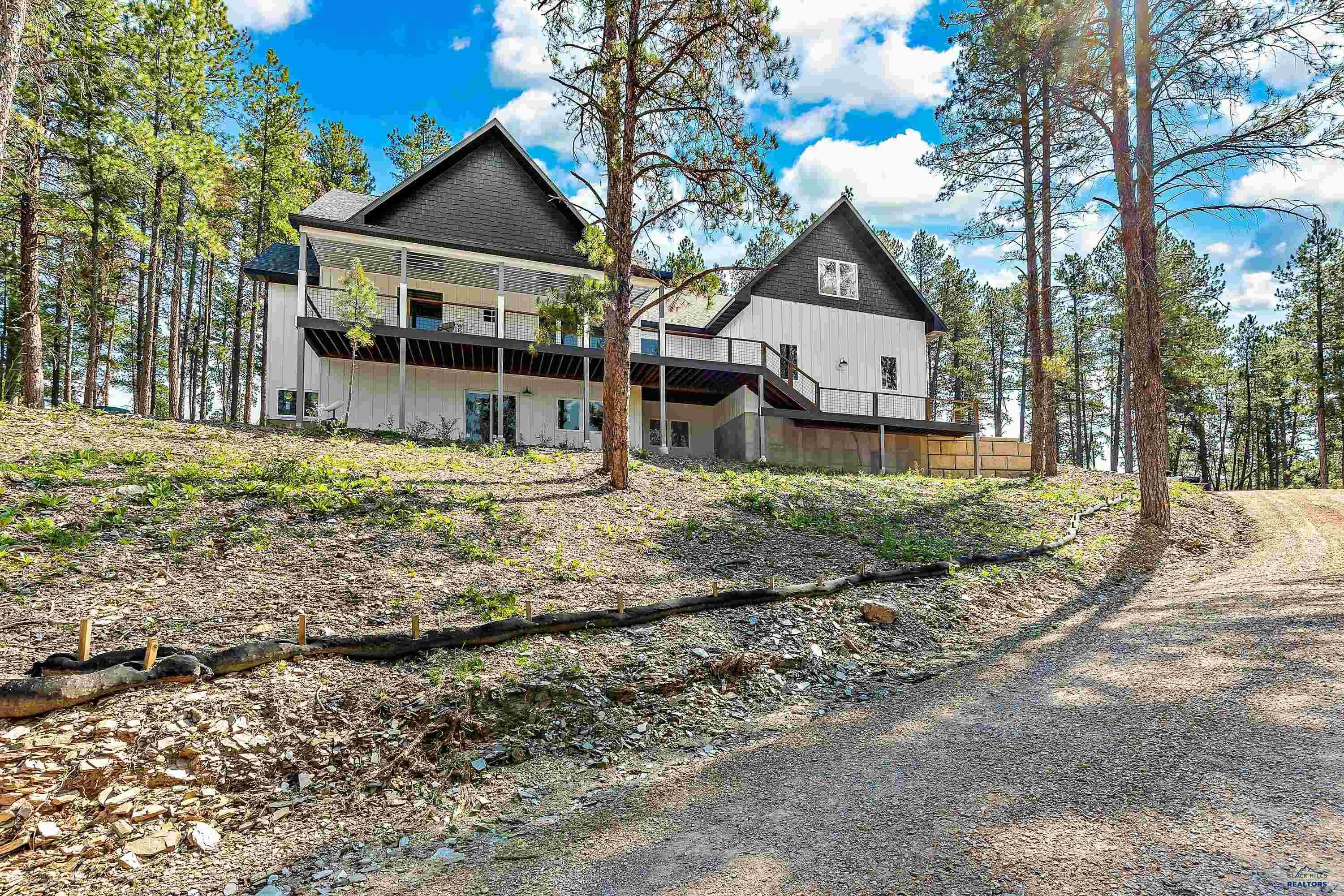 Rapid City, South Dakota, 57702, United States, 3 Bedrooms Bedrooms, ,4 BathroomsBathrooms,Residential,Active,1902956