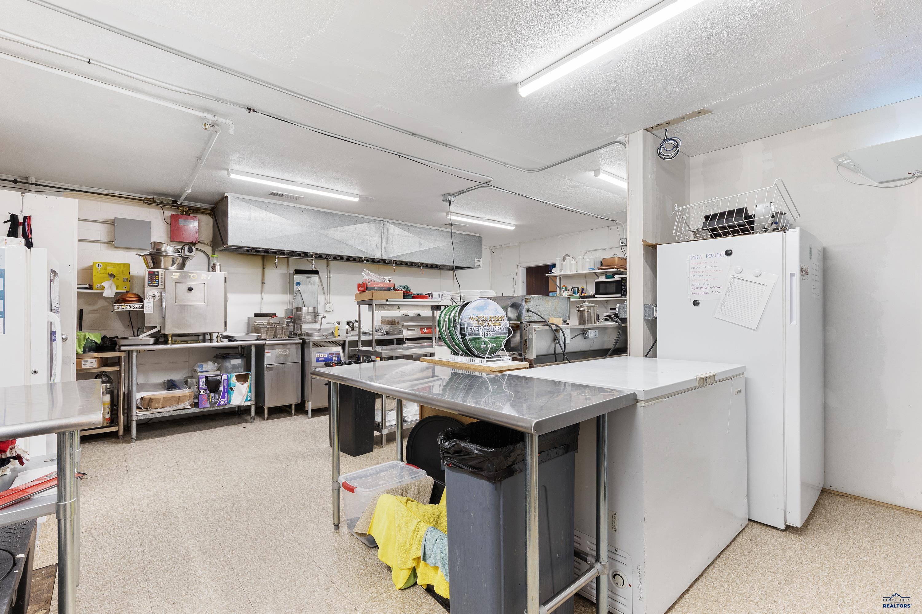 New Underwood, South Dakota, 57761, United States, ,Residential,Active,1828976