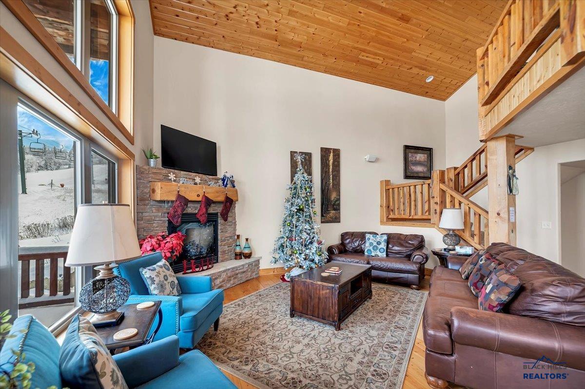 Lead, South Dakota, 57754, United States, 3 Bedrooms Bedrooms, ,4 BathroomsBathrooms,Residential,Active,2007249