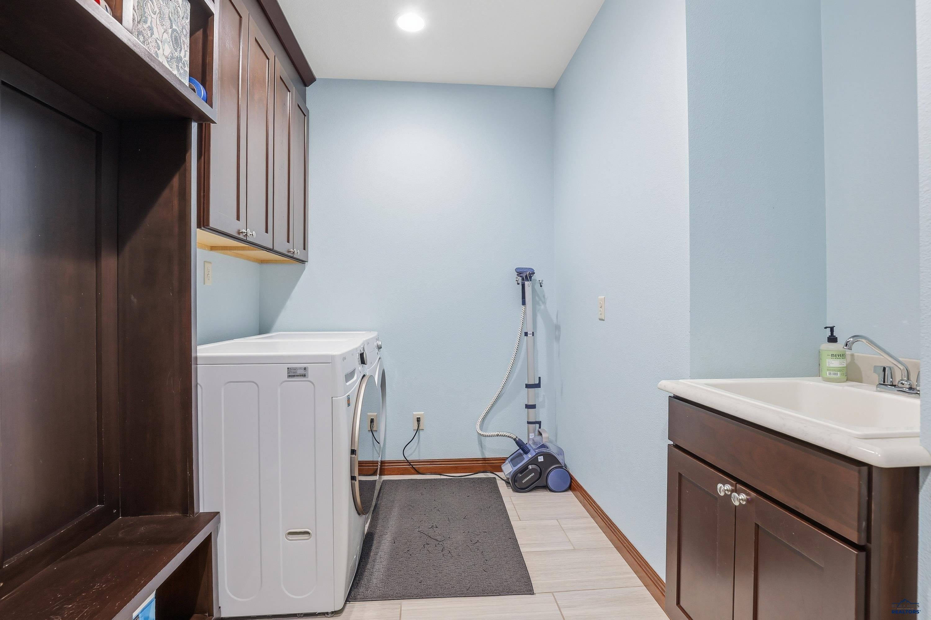 Rapid City, South Dakota, 57702, United States, 5 Bedrooms Bedrooms, ,5 BathroomsBathrooms,Residential,Active,2011458