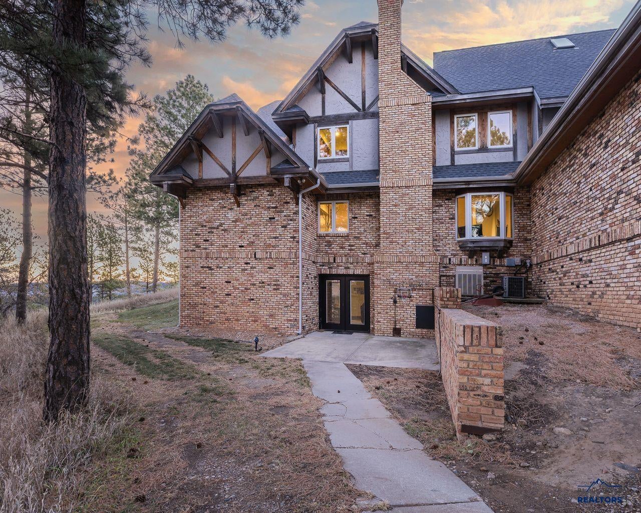 Rapid City, South Dakota, 57702, United States, 5 Bedrooms Bedrooms, ,5 BathroomsBathrooms,Residential,Active,2012231