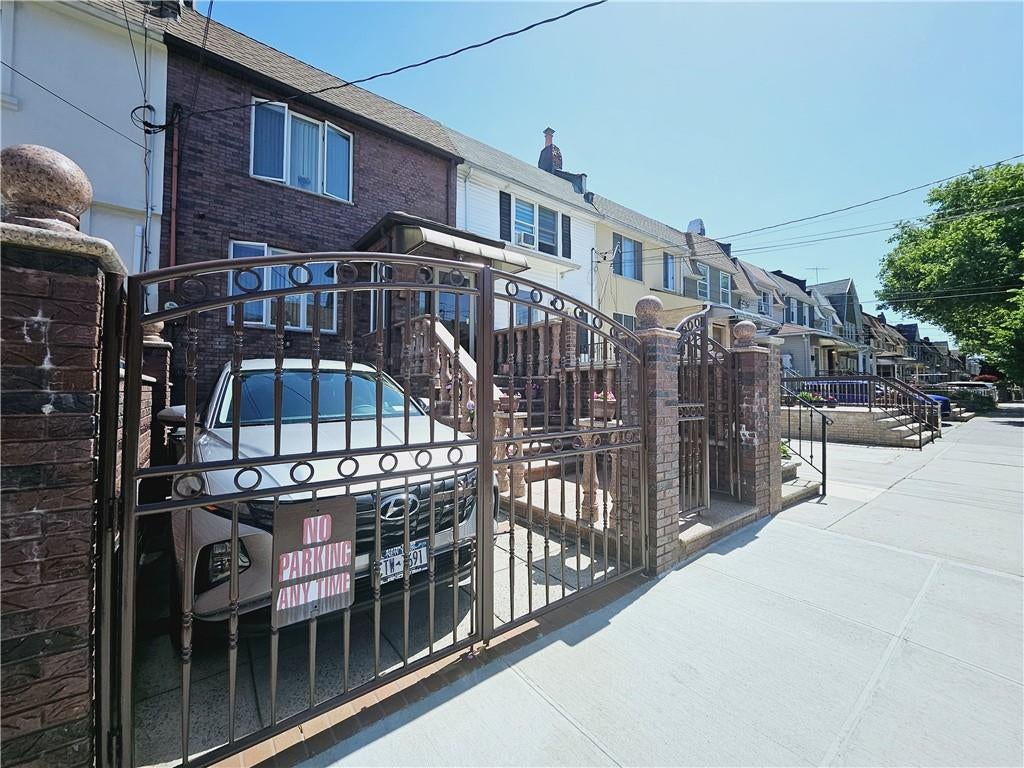 Brooklyn, New York, 11204, United States, ,Residential,Pending,1703371