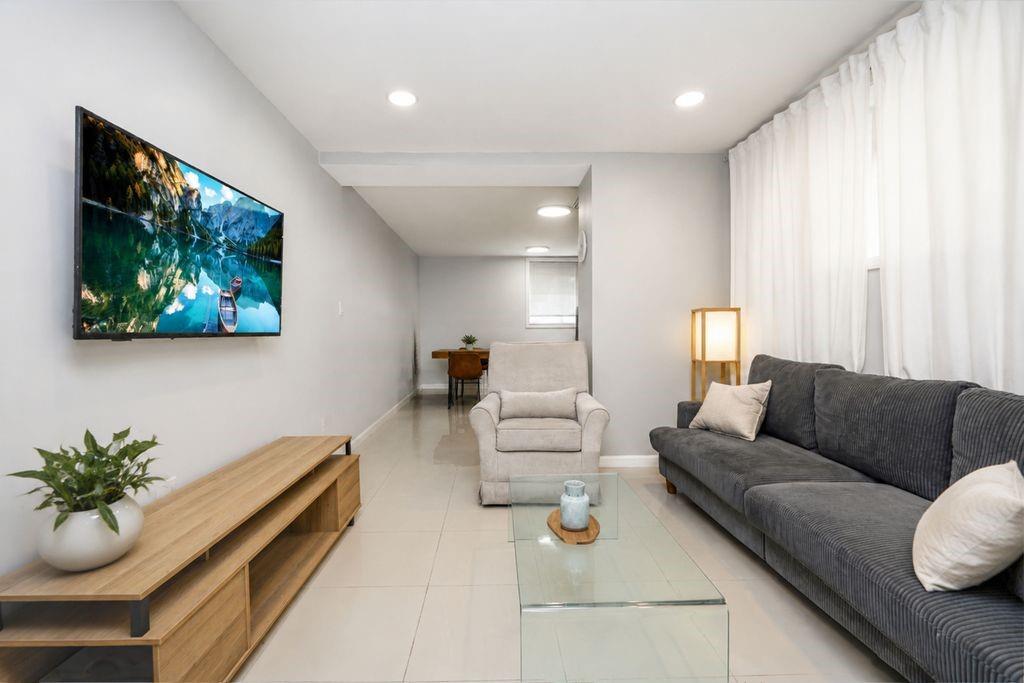 Brooklyn, New York, 11229, United States, 6 Bedrooms Bedrooms, ,4 BathroomsBathrooms,Residential,Active,2051996