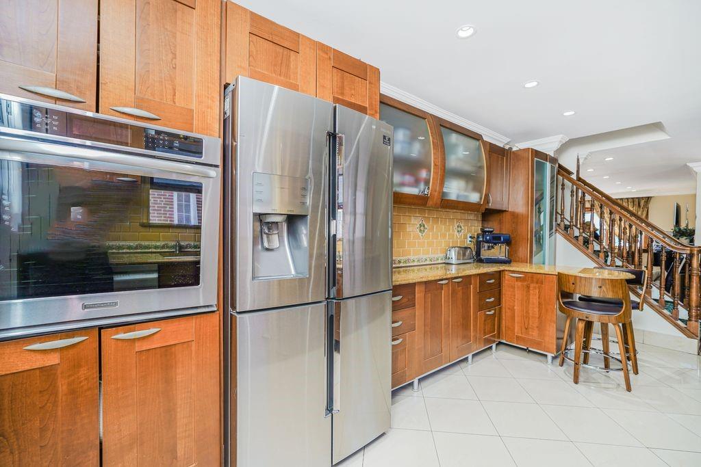 Brooklyn, New York, 11229, United States, 6 Bedrooms Bedrooms, ,4 BathroomsBathrooms,Residential,Active,2051996