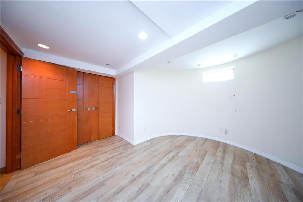 Brooklyn, New York, 11235, United States, 4 Bedrooms Bedrooms, ,4 BathroomsBathrooms,Residential,Active,1702088