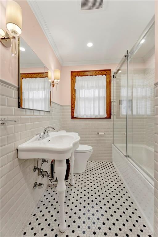 Brooklyn, New York, 11209, United States, 3 Bedrooms Bedrooms, ,3 BathroomsBathrooms,Residential,Active,1927679