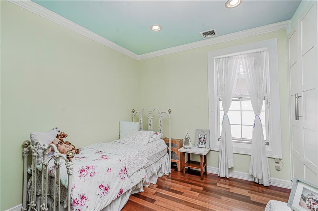 Brooklyn, New York, 11209, United States, 3 Bedrooms Bedrooms, ,2 BathroomsBathrooms,Residential,Active,1834476