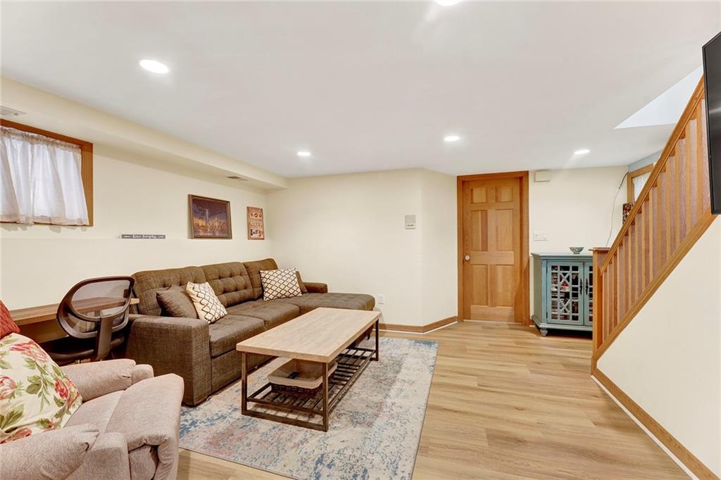 Brooklyn, New York, 11209, United States, 3 Bedrooms Bedrooms, ,3 BathroomsBathrooms,Residential,Active,1927679