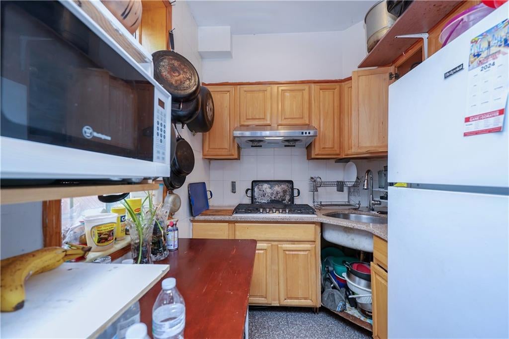 Brooklyn, New York, 11220, United States, ,Residential,Active,1899872