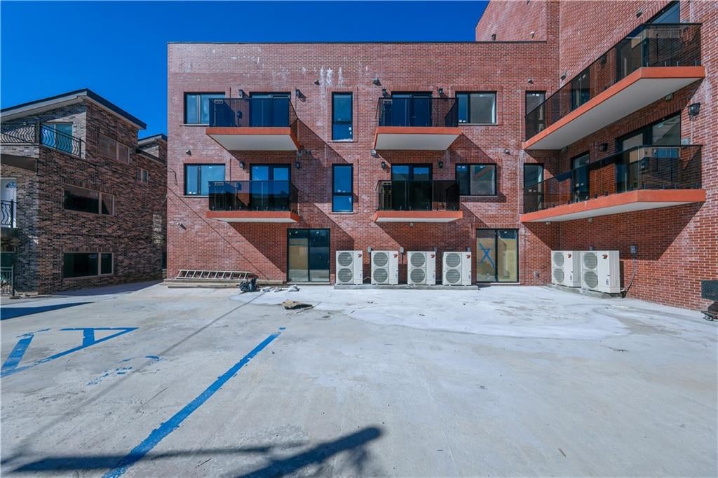 Flushing, New York, 11358, United States, ,Commercial,Active,1945081
