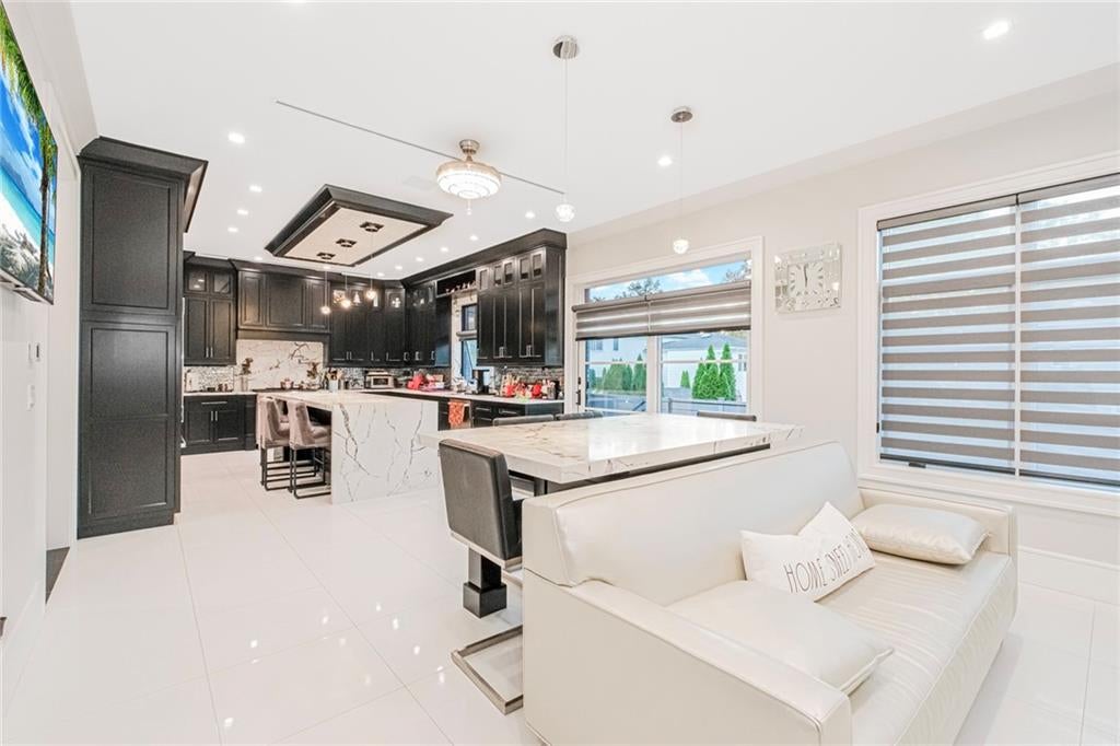 Staten Island, New York, 10304, United States, 4 Bedrooms Bedrooms, ,4 BathroomsBathrooms,Residential,Active,1968381