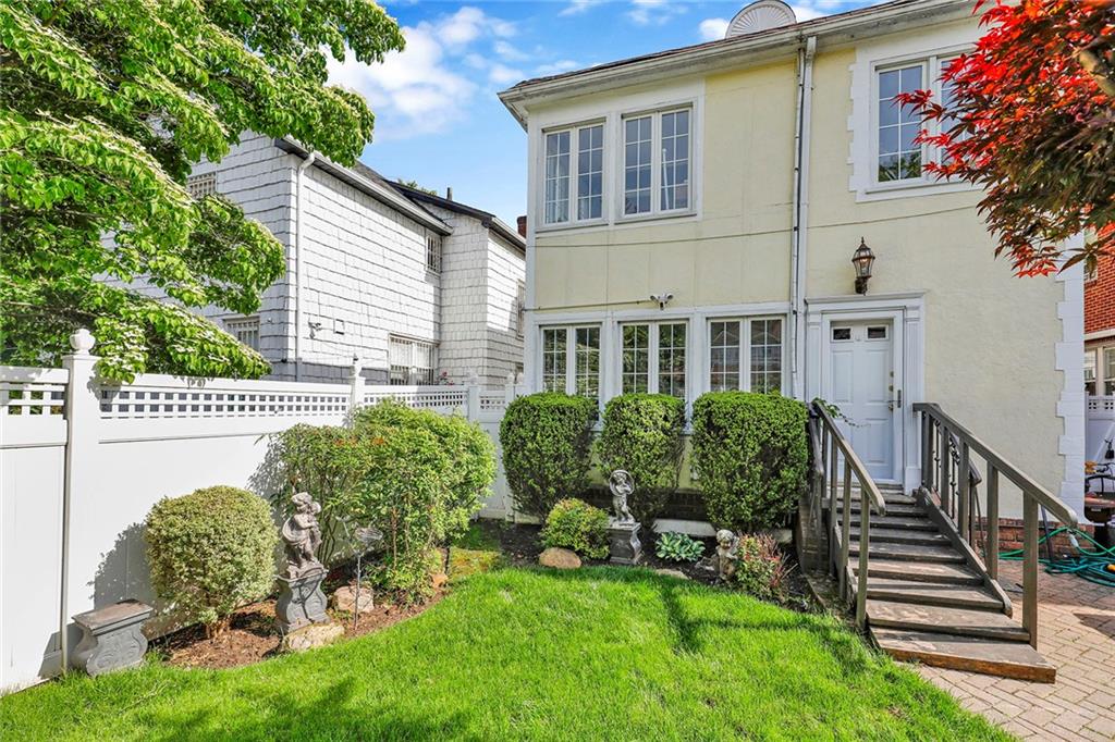 Brooklyn, New York, 11209, United States, 3 Bedrooms Bedrooms, ,4 BathroomsBathrooms,Residential,Active,1831775