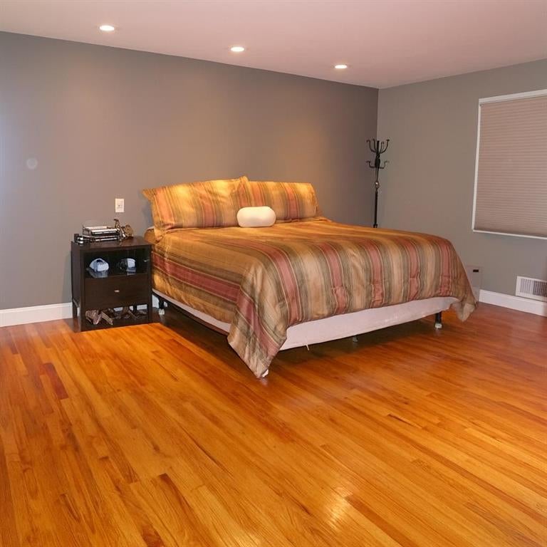 Staten Island, New York, 10301, United States, 3 Bedrooms Bedrooms, ,3 BathroomsBathrooms,Residential,Active,1972141