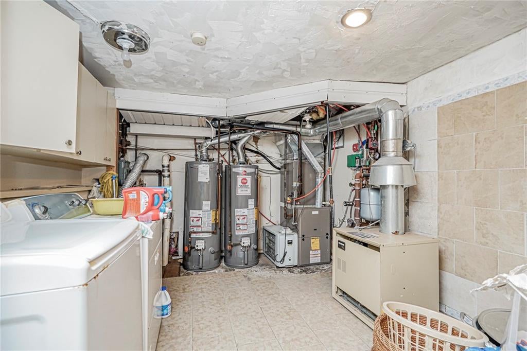 Brooklyn, New York, 11234, United States, 4 Bedrooms Bedrooms, ,7 BathroomsBathrooms,Residential,Active,1859380