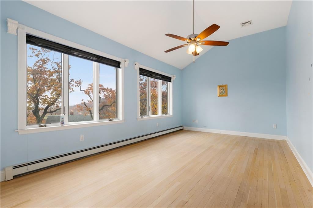 Staten Island, New York, 10304, United States, 4 Bedrooms Bedrooms, ,4 BathroomsBathrooms,Residential,Active,1997634