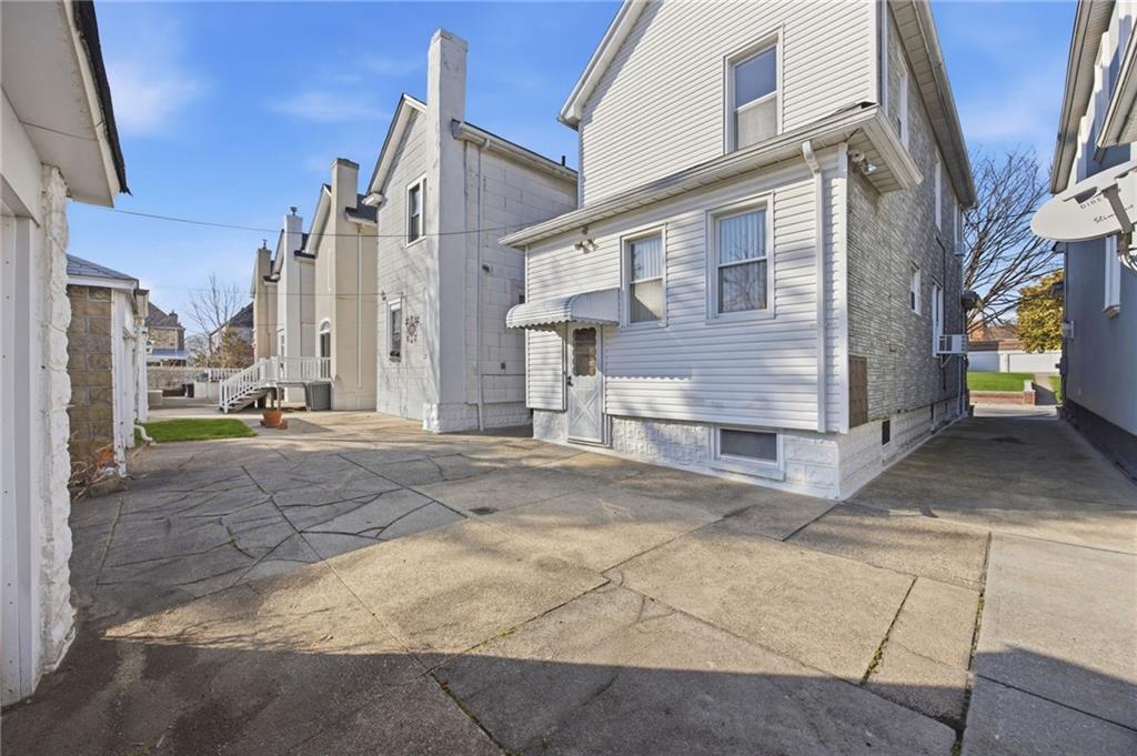 Brooklyn, New York, 11209, United States, 3 Bedrooms Bedrooms, ,2 BathroomsBathrooms,Residential,Active,2043123