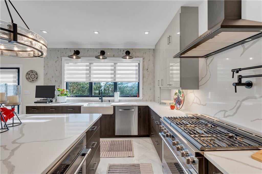 Staten Island, New York, 10307, United States, 4 Bedrooms Bedrooms, ,4 BathroomsBathrooms,Residential,Active,2009406