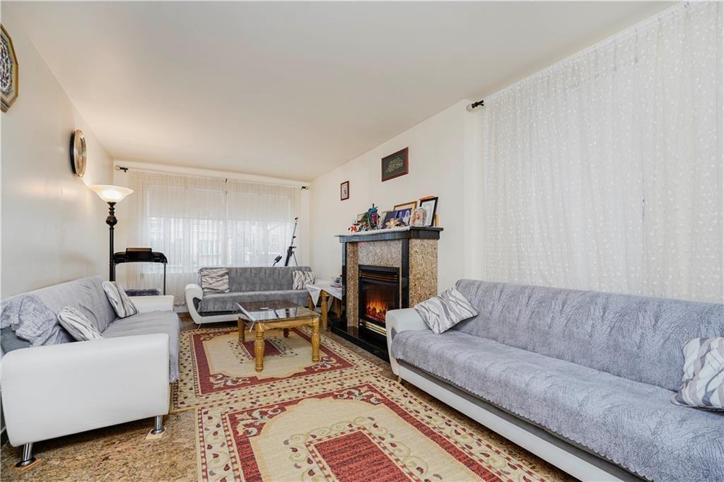 Brooklyn, New York, 11228, United States, 4 Bedrooms Bedrooms, ,3 BathroomsBathrooms,Residential,Active,1894180